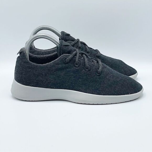 allbirds Woolrunners - size w7 - Picture 2 of 10